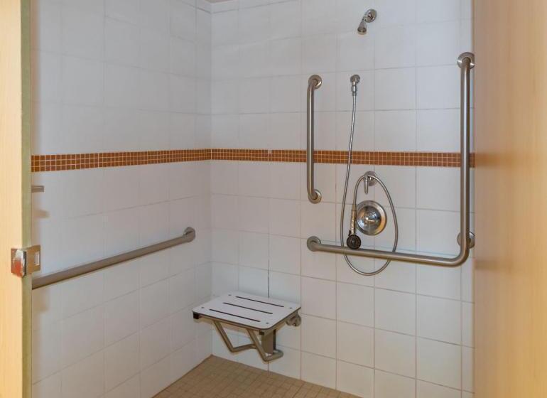 带共用浴室的标准房间, Dalhousie University Accommodations