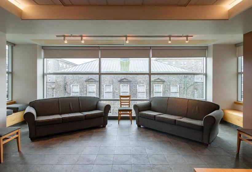 带共用浴室的标准房间, Dalhousie University Accommodations