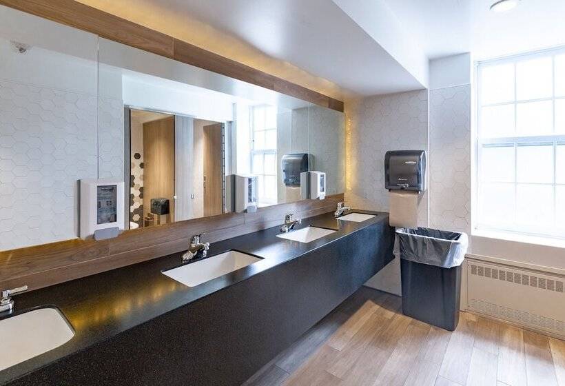 带共用浴室的标准房间, Dalhousie University Accommodations