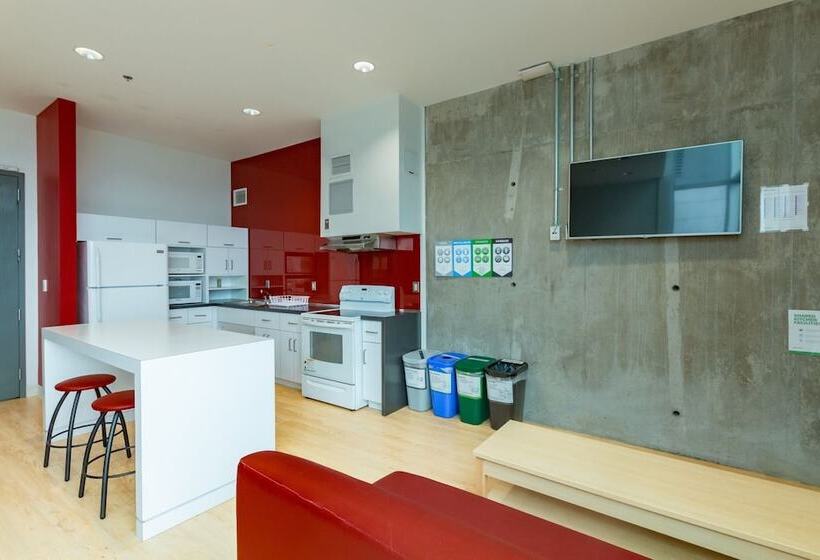 四卧套房, Dalhousie University Accommodations