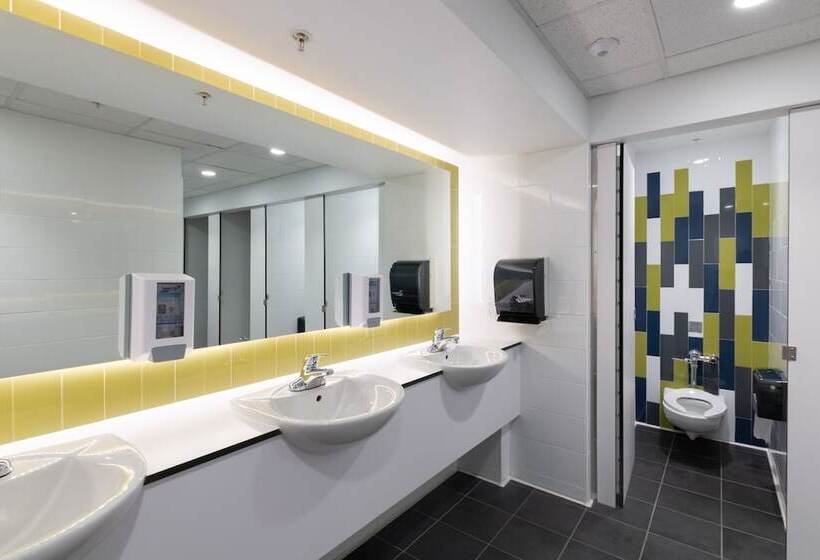 标准单人间共用浴室, Dalhousie University Accommodations