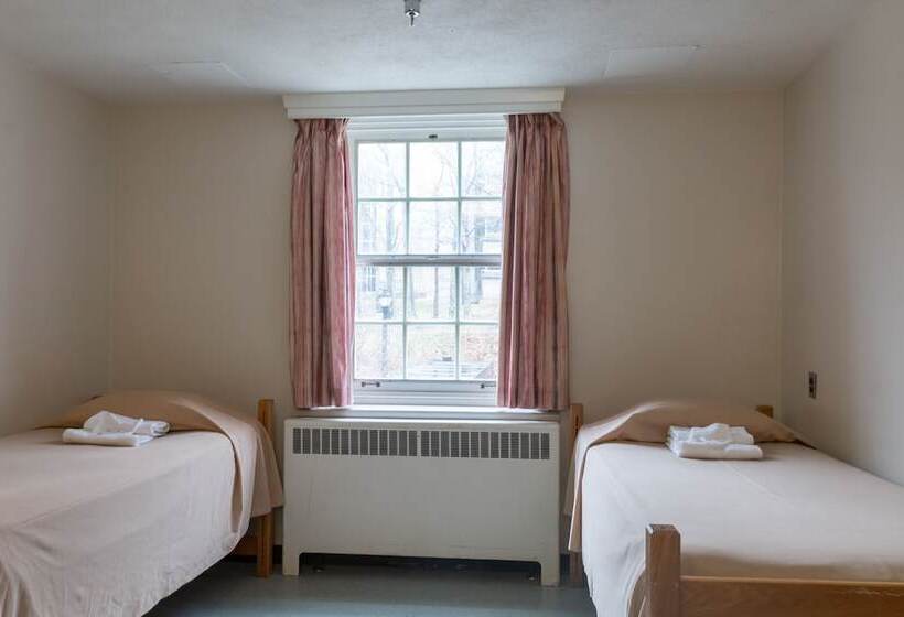 标准单人间共用浴室, Dalhousie University Accommodations