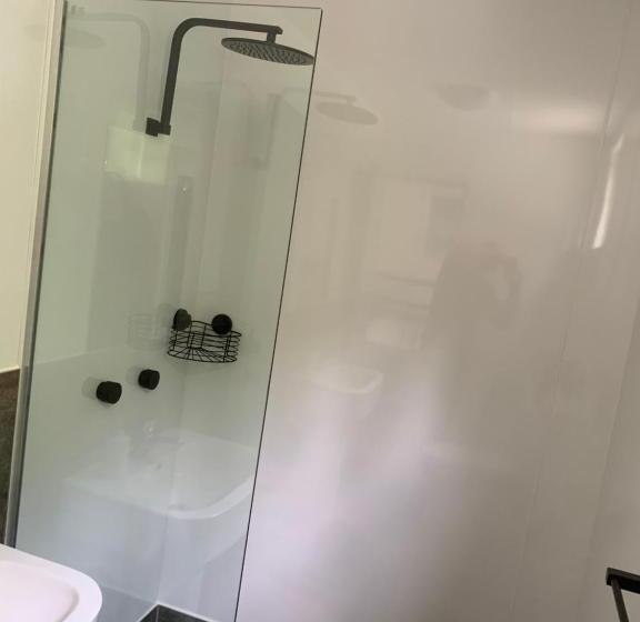 标准间, Scotty S Mission Beach