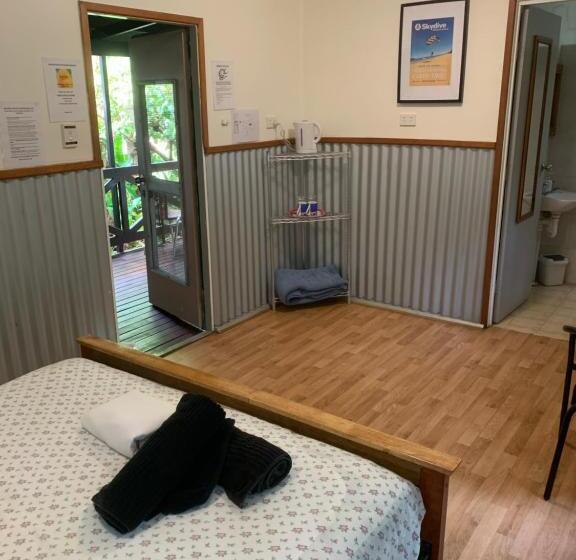 标准间, Scotty S Mission Beach