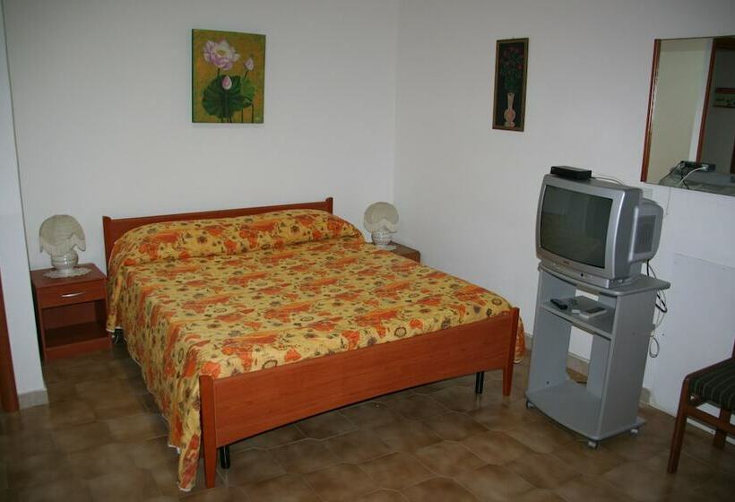 スタンダード4人部屋, B&b Montesole Holiday