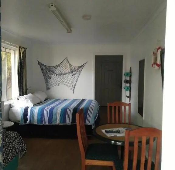 Deluxe Kolmen Hengen Huone, Busselton Ithaca Motel