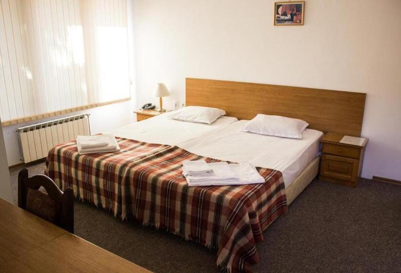 带阳台的三人标准间, Family Hotel Saint Iliya