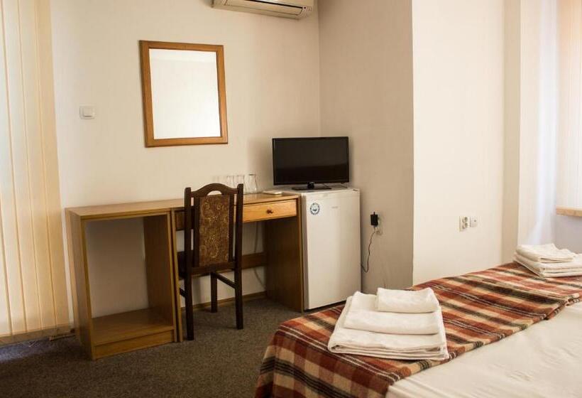 标准三人间, Family Hotel Saint Iliya