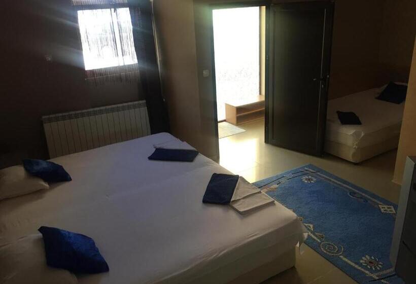 コンフォートトリプルルーム, семеен хотел русалка