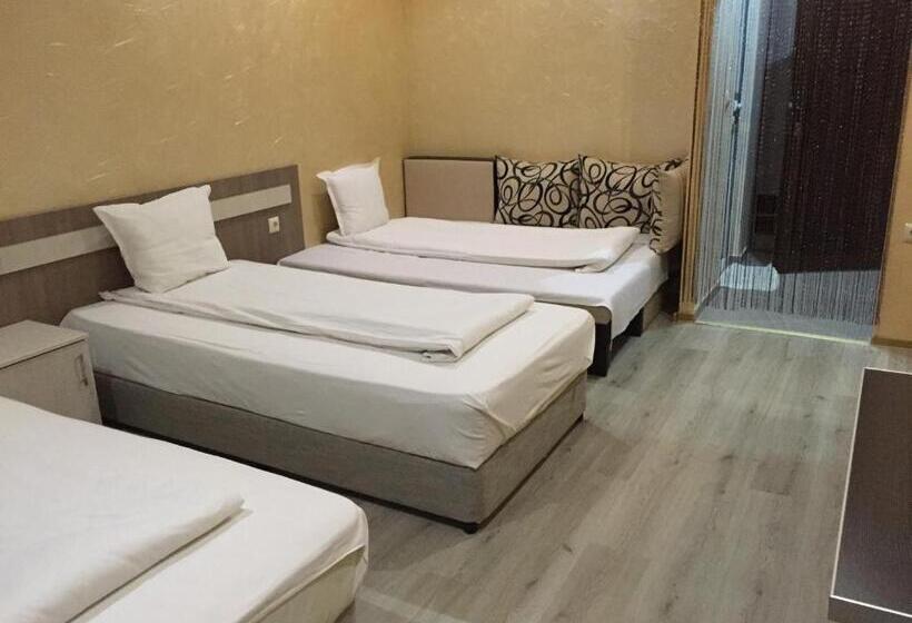 コンフォートトリプルルーム, семеен хотел русалка