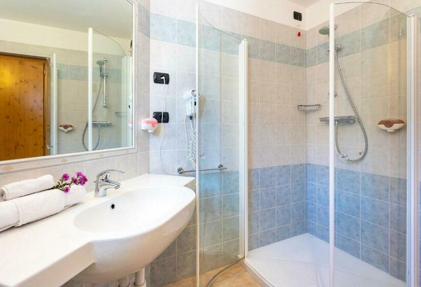 חדר בסיסי, Albergo Alla Posta