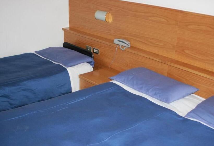 חדר סטנדרט לשלושה, Albergo Alla Posta