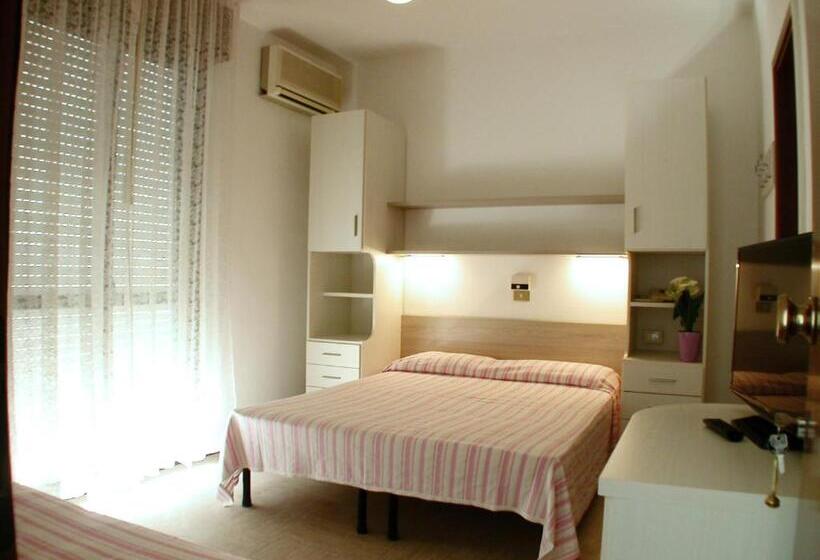 Номер Стандарт Трехместный, Albergo Aquila