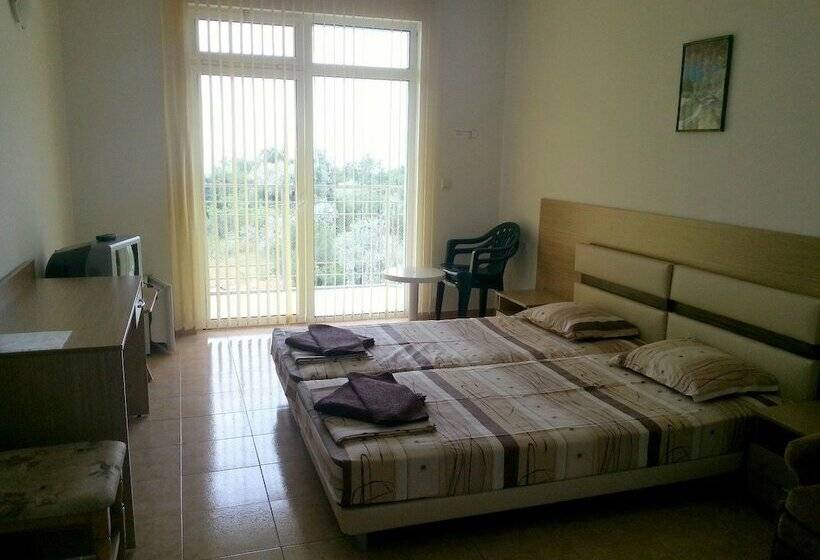 高级房间侧面带海景, Crystal