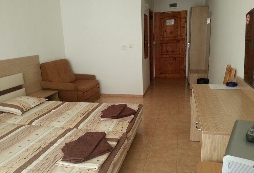 豪华三人间, Crystal