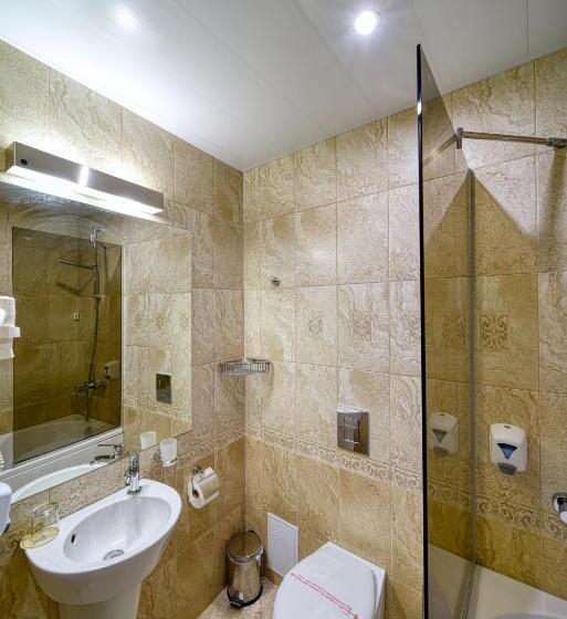 2 Bedroom Suite with Balcony, Edelweiss