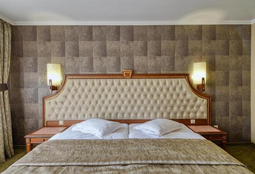 2 Bedroom Suite with Balcony, Edelweiss