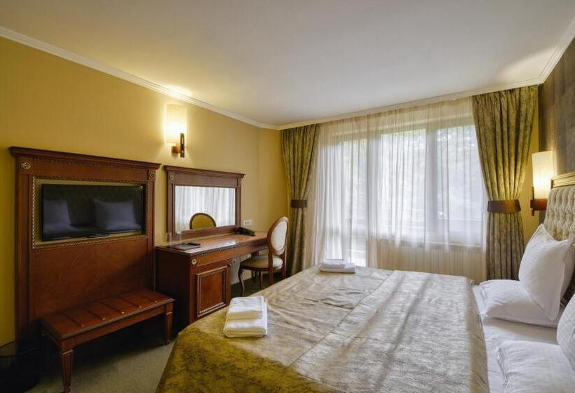 2 Bedroom Suite with Balcony, Edelweiss