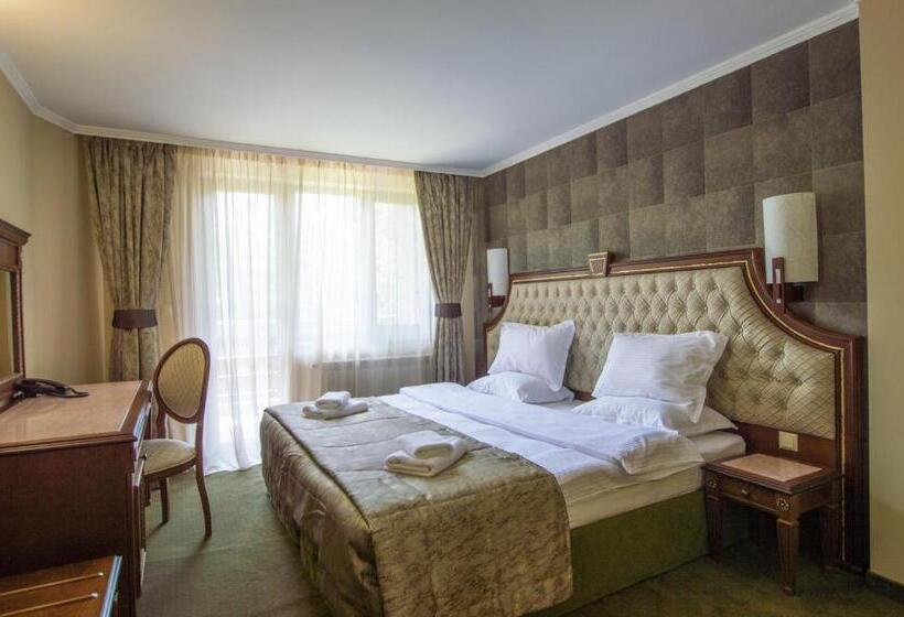 2 Bedroom Suite with Balcony, Edelweiss