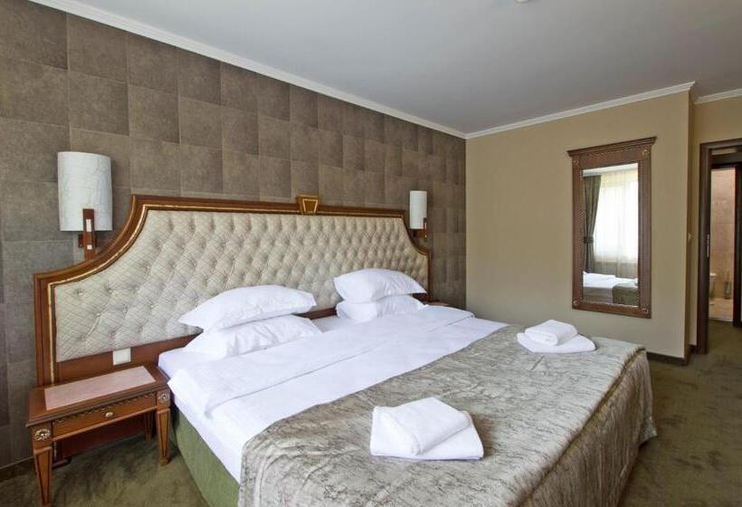 2 Bedroom Suite with Balcony, Edelweiss