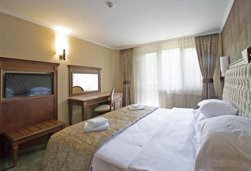 2 Bedroom Suite with Balcony, Edelweiss