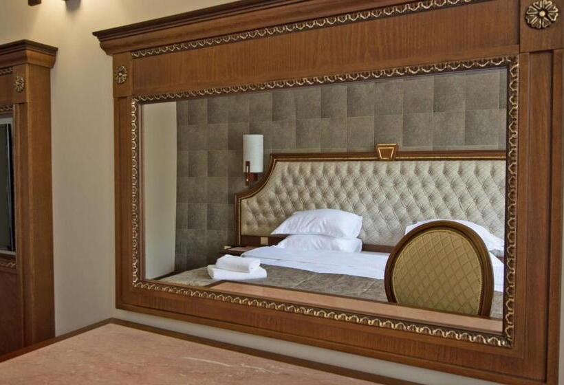 2 Bedroom Suite with Balcony, Edelweiss