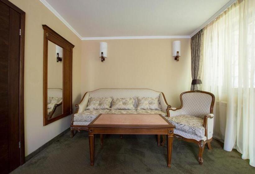 2 Bedroom Suite with Balcony, Edelweiss