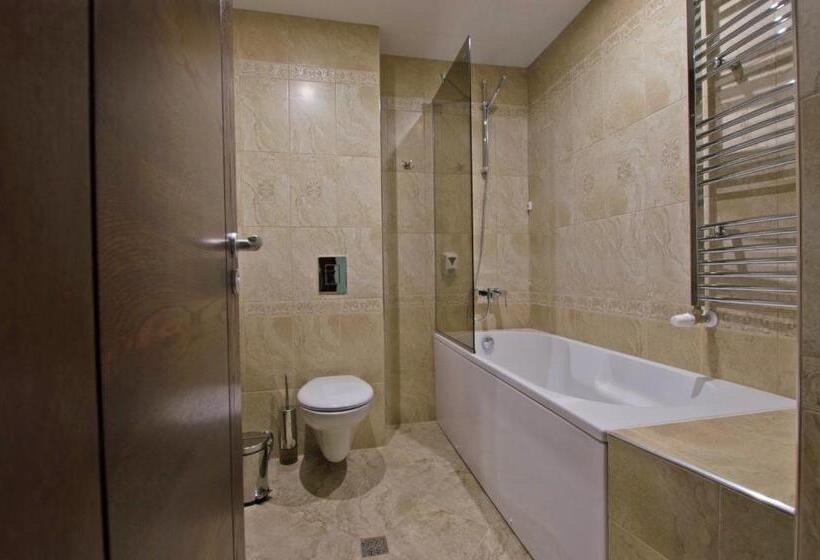 2 Bedroom Suite with Balcony, Edelweiss