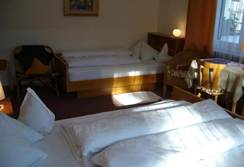 标准三人间, Gasthof Wastl