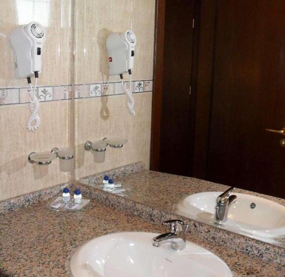 חדר סטנדרט, Hanat