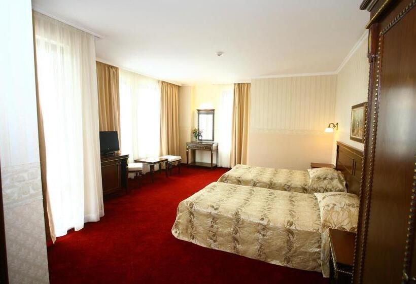 חדר סטנדרט, Hanat