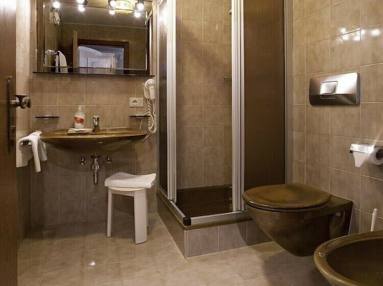 غرفة كلاسيكية, Italia