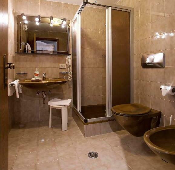 غرفة كلاسيكية, Italia