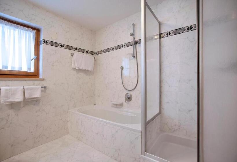 デラックスジュニアスイート, Italia