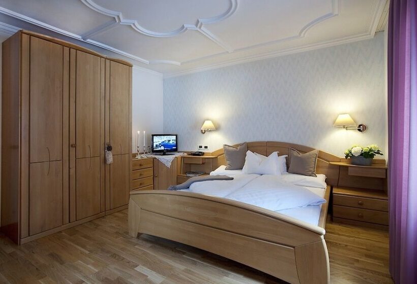 غرفة كلاسيكية, Italia