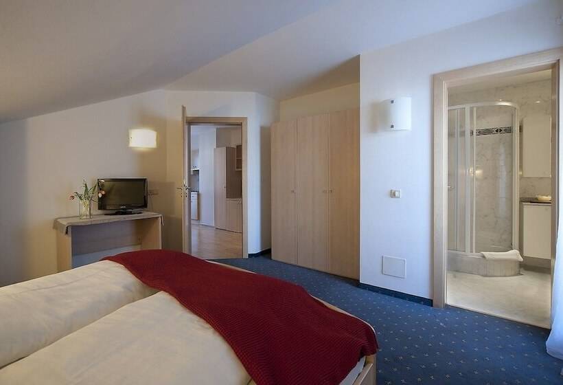 جناح جونيور, Italia