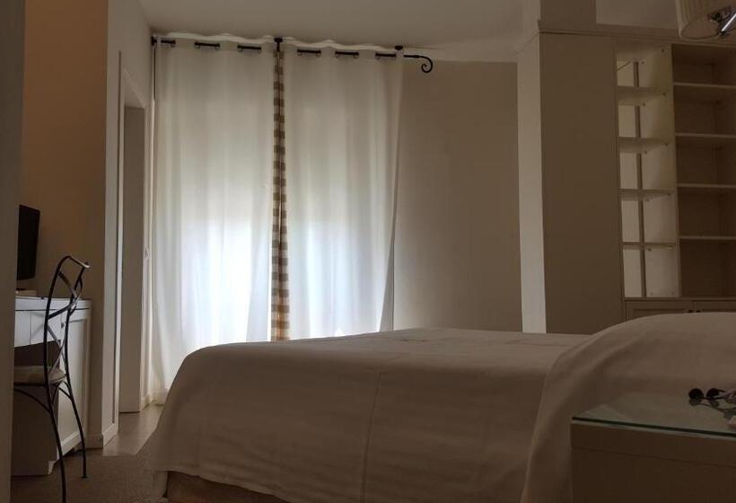 اتاق سوپریور با بالکن, Ril