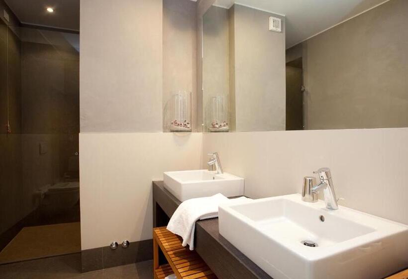 اتاق سوپریور خانوادگی, Ril