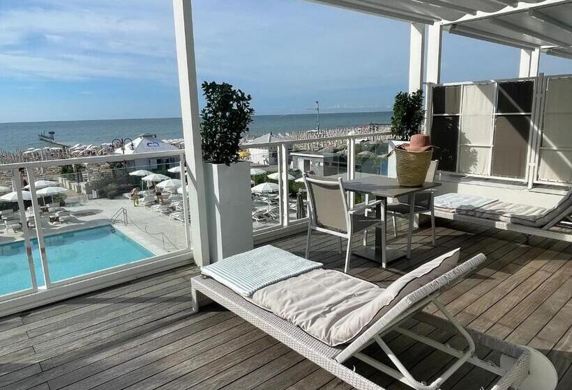 اتاق استاندارد با چشم‌انداز دریا, Ril