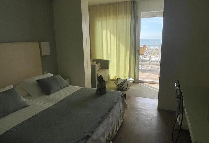 اتاق استاندارد با چشم‌انداز دریا, Ril