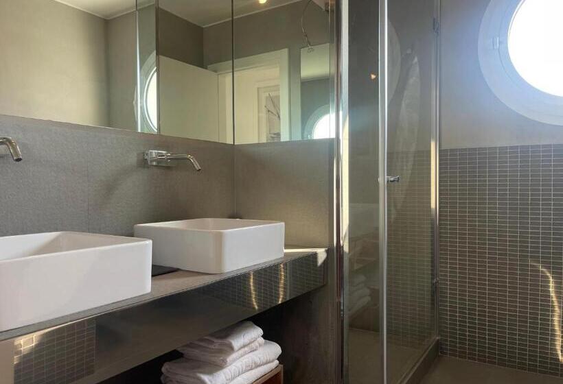 اتاق لوکس خانوادگی, Ril