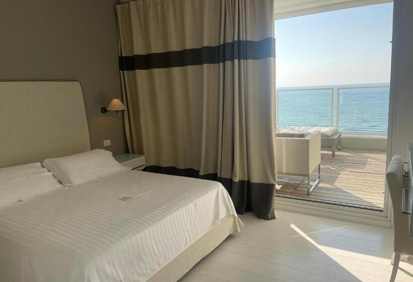 اتاق لوکس خانوادگی, Ril