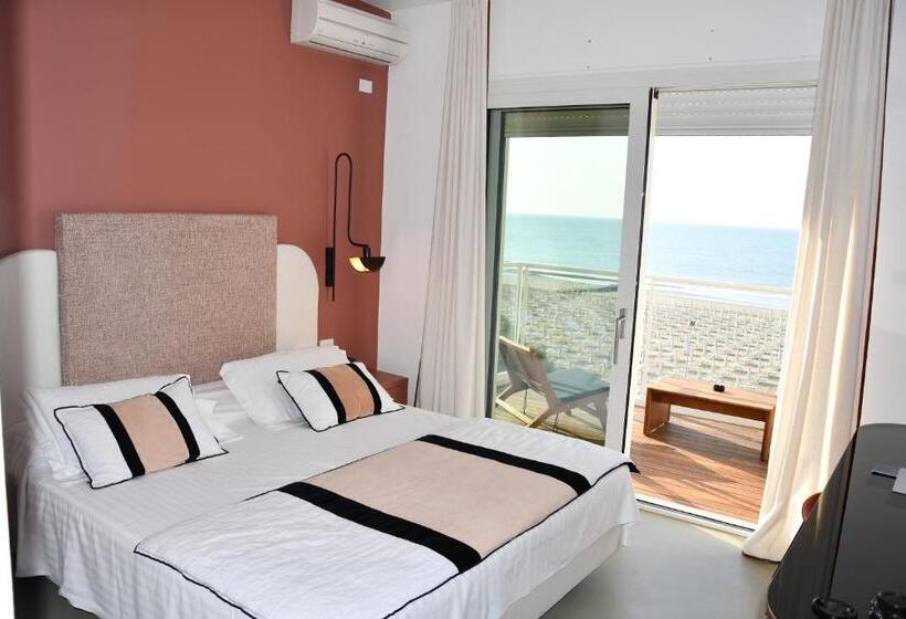 اتاق لوکس خانوادگی, Ril