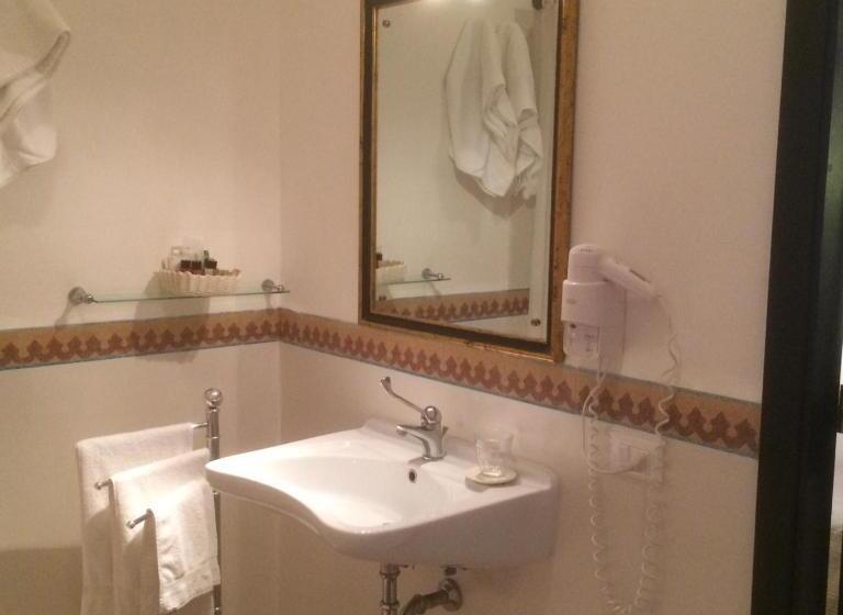 Quarto Economy, Santa Marina Antica Foresteria