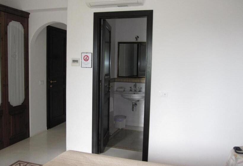 Quarto Estandar Vista Jardim, Santa Marina Antica Foresteria