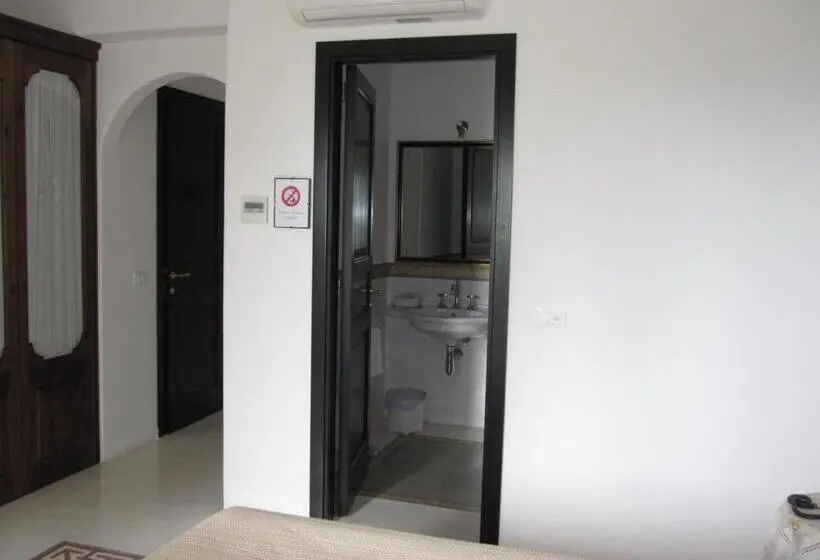 اتاق استاندارد با چشمانداز باغ, Santa Marina Antica Foresteria