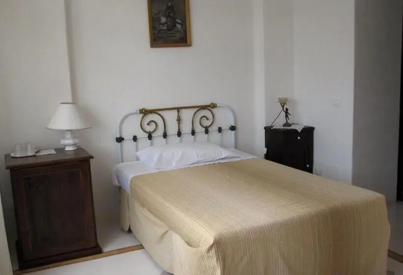 سوییت جونیور, Santa Marina Antica Foresteria