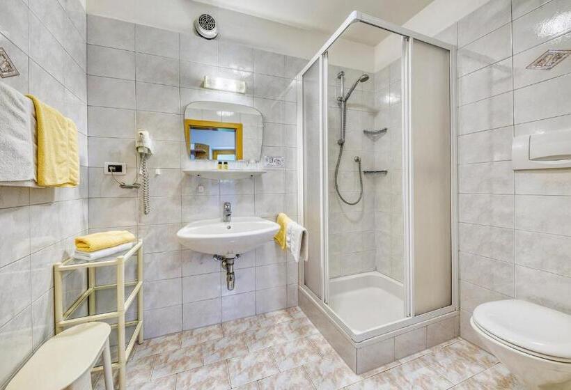 Номер Superior, Stefanie