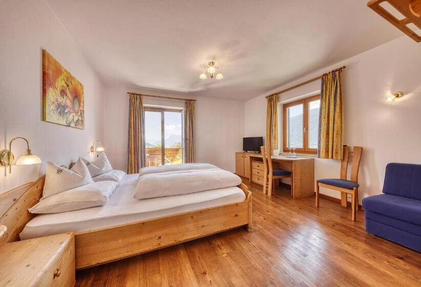 Номер Superior, Stefanie