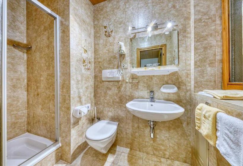 Номер Стандарт, Stefanie